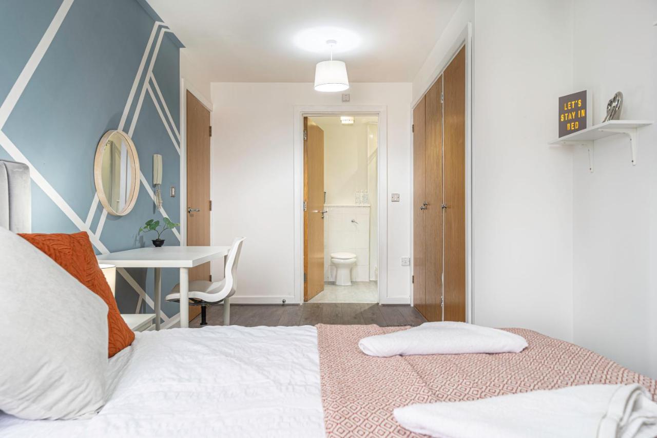 Jkg Property Solutions Presents Cosy City Apartment Coventry Exterior photo