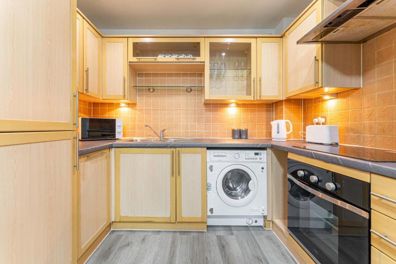 Jkg Property Solutions Presents Cosy City Apartment Coventry Exterior photo
