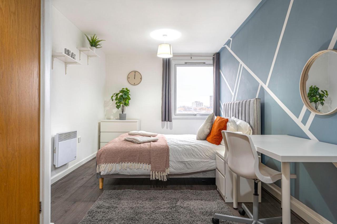Jkg Property Solutions Presents Cosy City Apartment Coventry Exterior photo